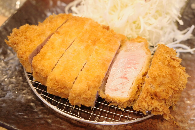 浅草 2種類の衣でサクサク食感 柔らかくて厚切りジューシーなとんかつを堪能 とんかつ とお山 恵比寿 銀座大好き 新米フードアナリスト ハツのブログ 浅草 2種類の衣でサクサク食感 柔らかくて厚切りジューシーなとんかつを堪能 とんかつ とお山 恵比寿 銀座大好き 新米フードアナリスト ハツのブログ