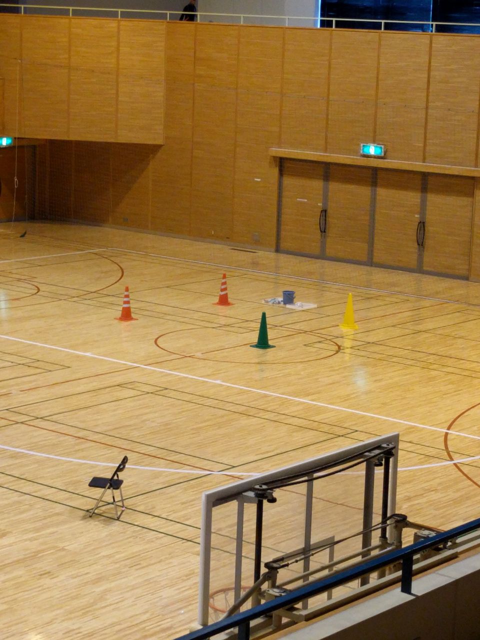 R元 7 21 千代田運動公園総合体育館の雨漏り 北広島町議会議員 服部やすゆき のブログです