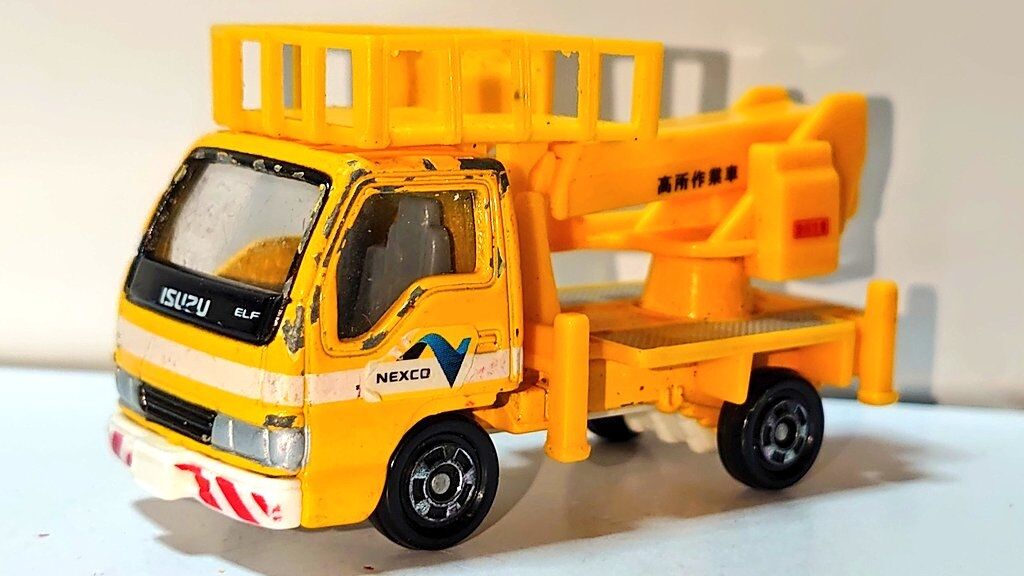 トミカ いすゞ エルフ 高所作業車 トミカ 写真館 2022 トミカ いすゞ エルフ 高所作業車 トミカ 写真館 2022