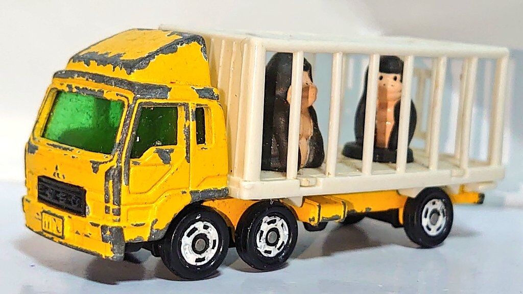 【未使用】トミカ No.108 三菱ふそう　動物運搬車(ゴリラ）　絶版　希少 Amazon | トミカ No.108 動物運搬車(ゴリラ） (箱) | ミニカー