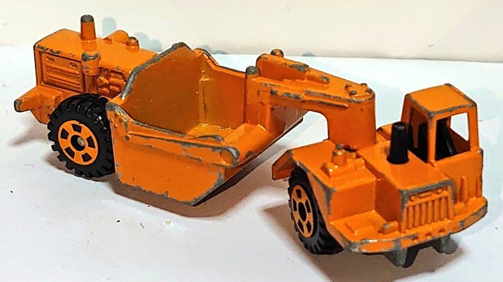 トミカ コマツ モータースクレーバー （トミカ 黒箱赤箱 日本製 道路  
