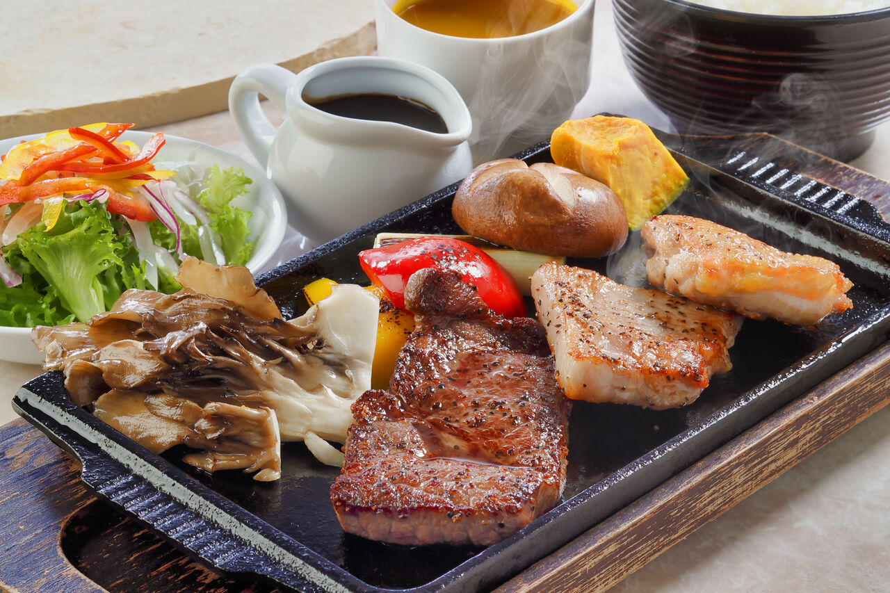 マウナヴィレッジ 福島県産3種のお肉盛合せ