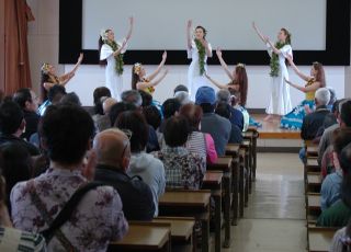 避難所でのフラ