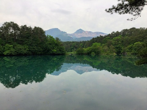 逆さ磐梯山　毘沙門沼