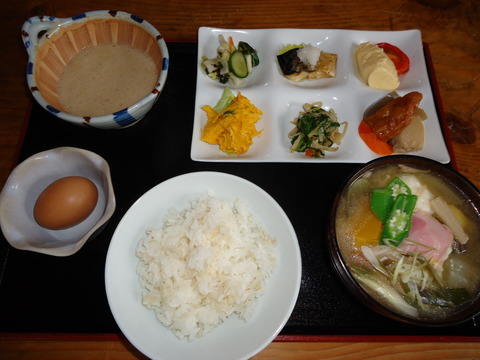 麦とろごはん すいとん付き
