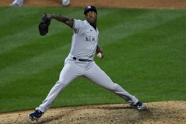 20200925_Aroldis_Chapman-650x433