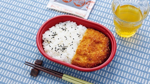 【朗報】ローソンストア100「メンチカツ半分だけ弁当」新発売（216円）