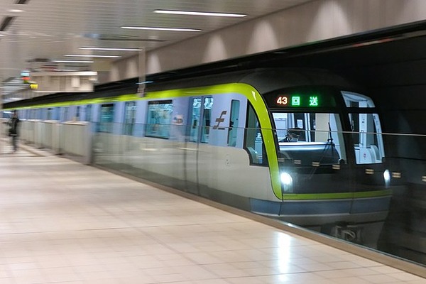 福岡の地下鉄七隈線、首都圏並み混雑　延伸で定期3割増