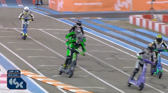 【動画】キックボードレース、普通に天下を取りそう