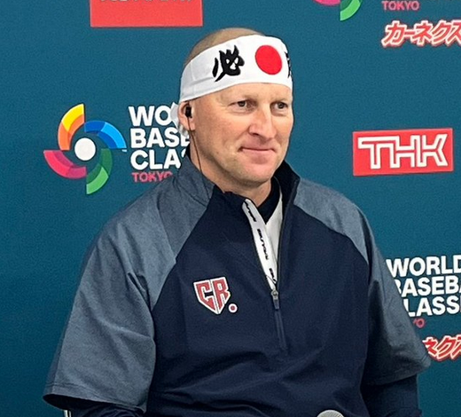 【WBC】はちまき姿で登場のチェコ・ハジム監督「日本への感謝の気持ちです」