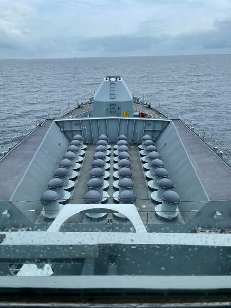 リッチモンド艦橋から前方をのぞむ（Image：Crown Copyright）