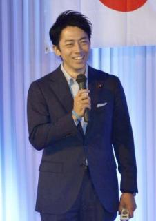 小泉進次郎氏、育休取得を検討 来年の第1子誕生で