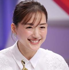 超人気女優の綾瀬はるかが“死に体”フジの月9に出演する切実な事情