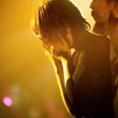 浜崎あゆみ、ステージ上で泣く姿に非難轟々「意味がわからない」