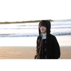 生駒里奈、中川翼らと久しぶり再会と成長っぷりに感傷深いお姉さんな笑顔！