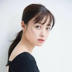 橋本環奈、大人っぽ紫衣装で新たな魅力を見せつける