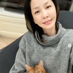 中島美嘉、愛猫との写真にネット騒然「すっぴんのほうがめっちゃ可愛い」
