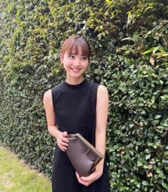 佐々木希、足長パンツコーデ姿に「コーデ見習いたい」の声！