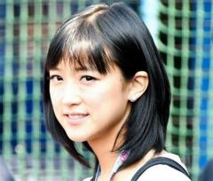 竹内由恵「訃報」読み間違えで報道フロア出禁 湘南の海で膝抱える