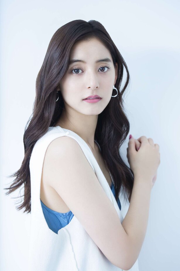 新木優子、白Tシャツ&デニムのシンプル私服に絶賛の嵐「誰よりも似合う」 芸能野次馬ヤロウ 新木優子、白Tシャツ&デニムのシンプル私服に絶賛の嵐「誰よりも似合う」 芸能野次馬ヤロウ