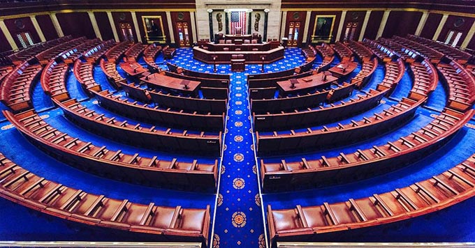 共和党の敗北で揺らぐ議会の力関係―米下院補選の結果が示すものとは？