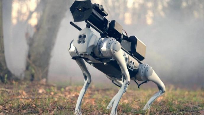 「サーモネーター」がついに一般販売開始！火炎放射器搭載の犬型ロボットが登場