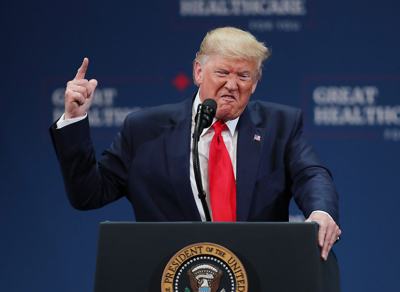 バイデン氏支持急落、トランプ氏が大差リード