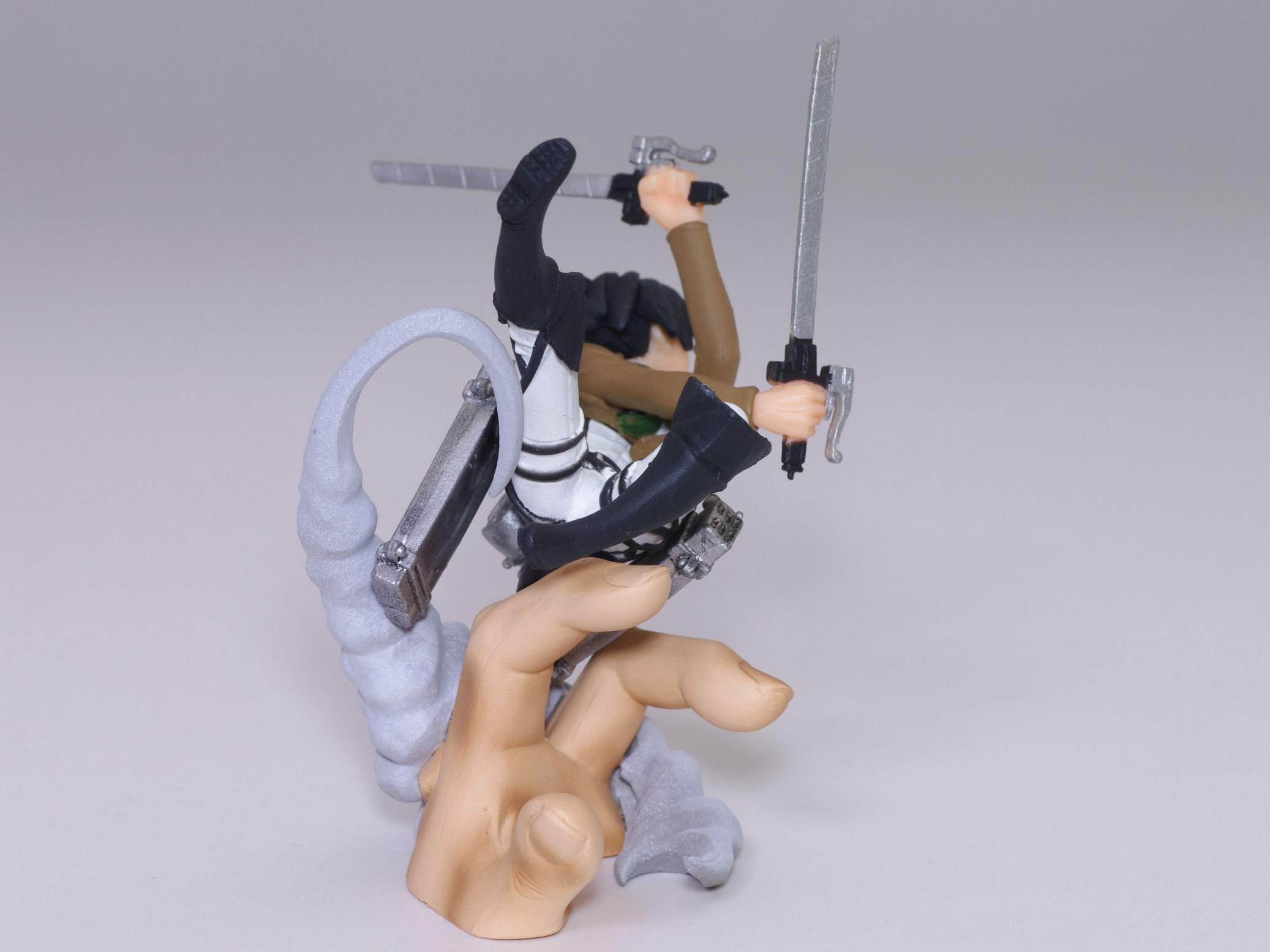 海洋堂 カプセルqキャラクターズ 進撃の巨人 絶望と反攻のヴィネット レビュー ガチャガチャ 真紅のハルヒ