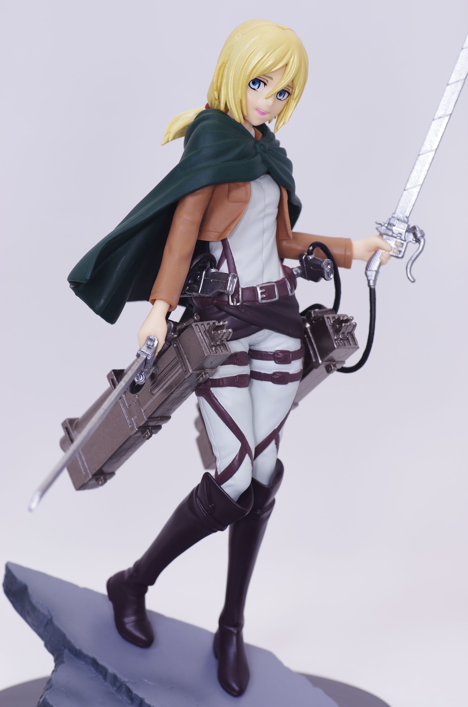 未開封品】進撃の巨人 クリスタ ヒストリア フィギュア