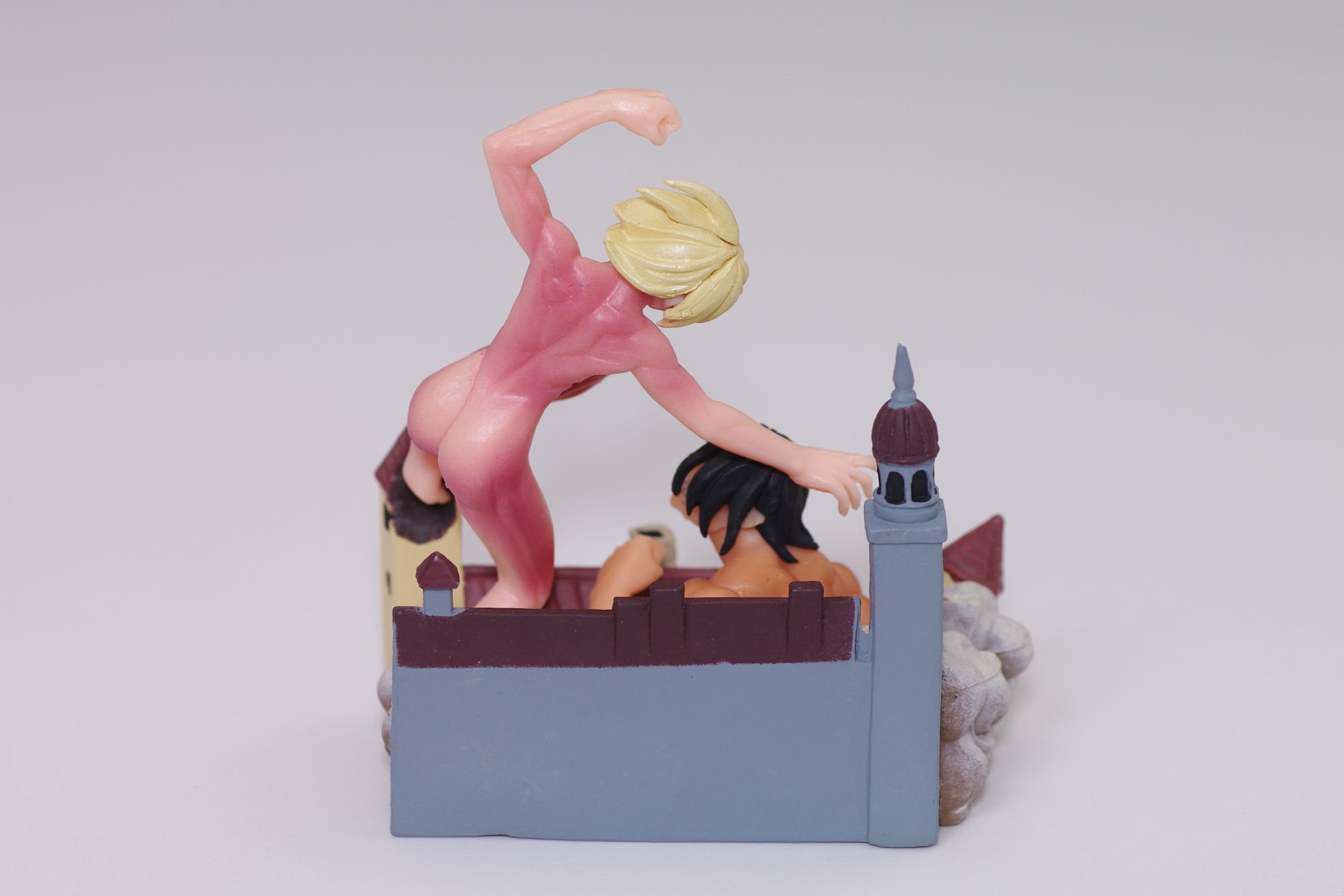 海洋堂 カプセルqキャラクターズ 進撃の巨人 絶望と反攻のヴィネット2 レビュー ガチャガチャ 真紅のハルヒ