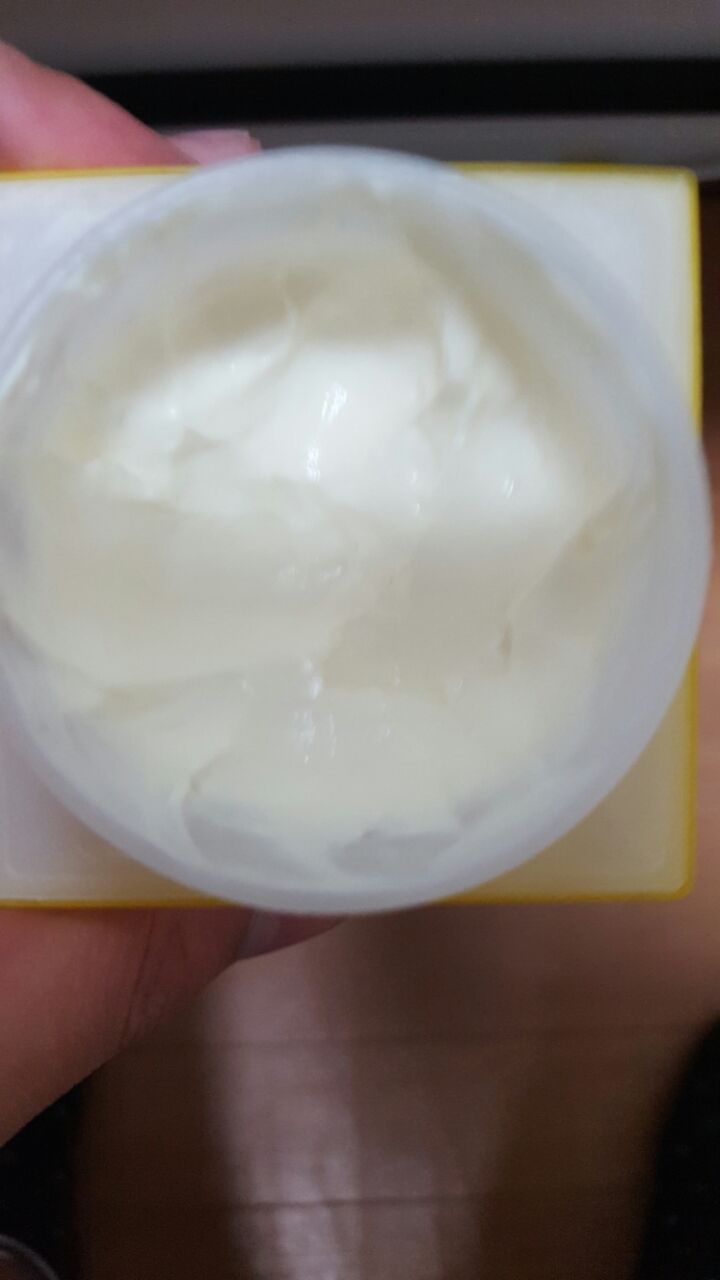 今日のワックスはこれ Uevo ウェーボ 黄色 ハードワックス 毎日投稿 シリューブログ 今日のワックスはこれ Uevo ウェーボ 黄色 ハードワックス 毎日投稿 シリューブログ
