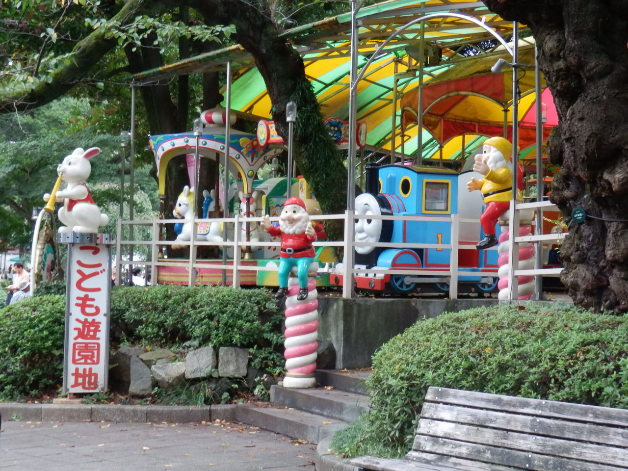 寂しい 上野こども遊園地 閉鎖キャラクターの微笑み 暮らしのノートito