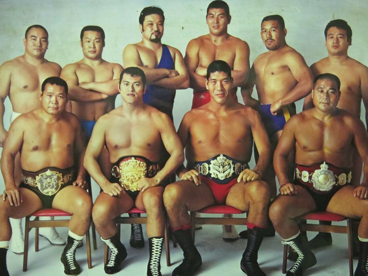 アントニオ猪木さんとジャイアント馬場さんが所属していた頃の日本プロレスの主力選手達の集合写真だ ｍ２的な毎日