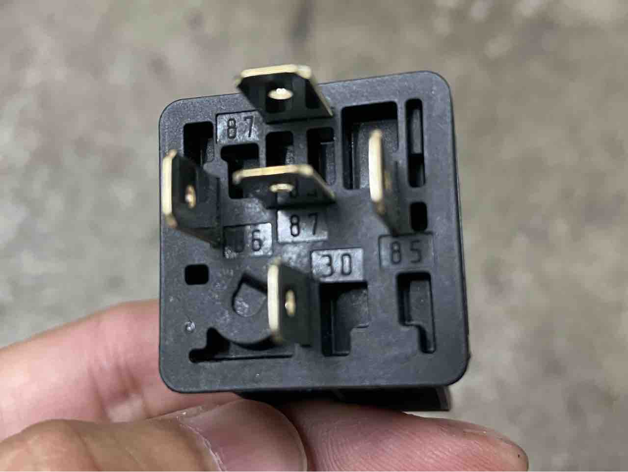 CNAODUN スターターソレノイド 12V 4極 Cub Cadet 芝刈り機用 Amazon.co.jp: セルモーター 1134-2962-01  12V 芝刈り機スターターリレー ソレノイドバルブリレー 725-04439A 亜鉛合金 33-335 乗用芝刈り機トラクターモーターボート用  スターター : 車＆バイク スターター ... スターターリレーソレノイドスイッチ 芝刈り機用