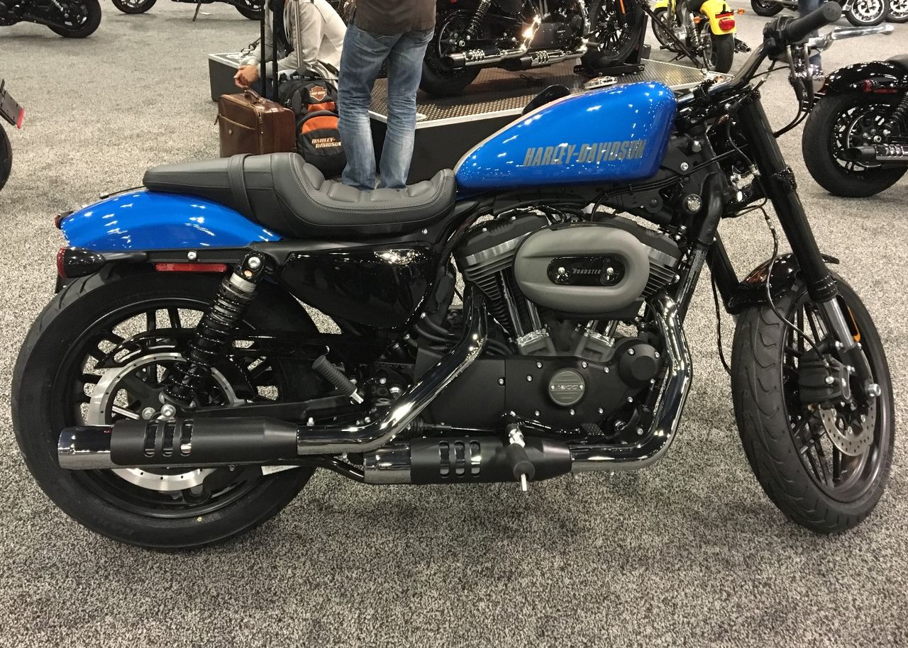 ハーレーダビッドソン XL1200c純正ブルータンク L.A. ハーレーショー2018 その10 スポーツスター : ハーレー