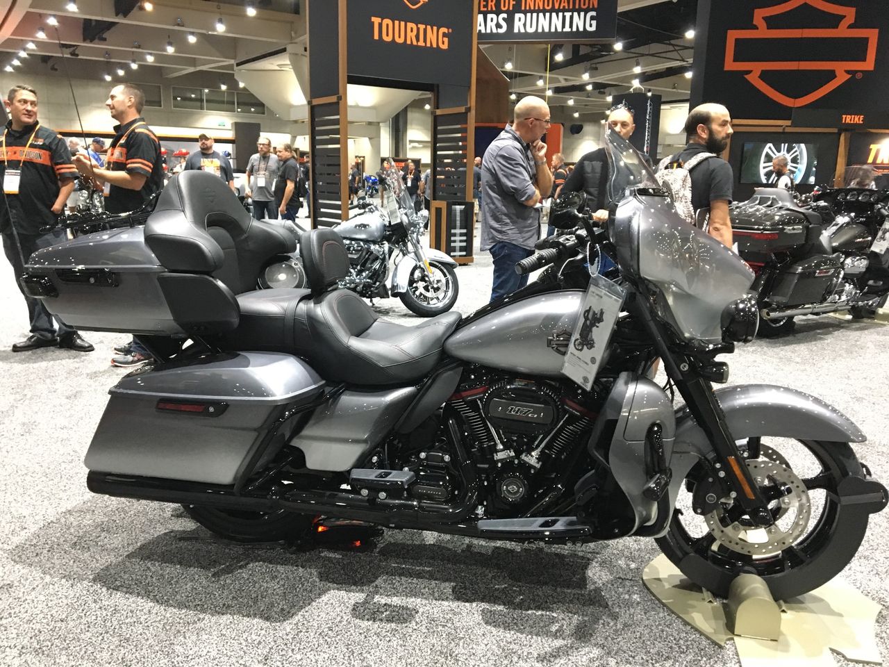 San Diego ハーレーショー2019 その8 CVOリミテッド : ハーレー