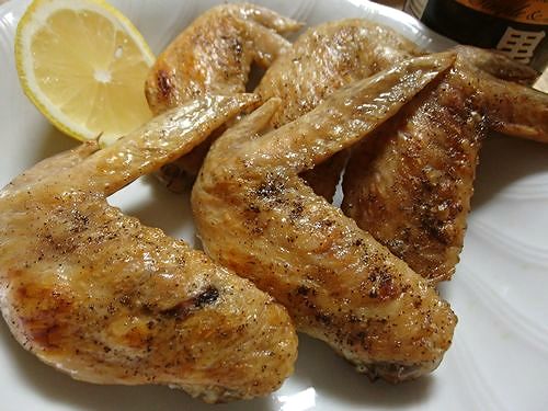 鶏手羽先塩焼きをつまむ 新 日々凡々 歩いて行こう