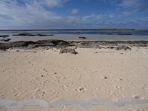 島尻郡久米島町大原を歩く シンリ浜海浜公園 新 日々凡々 歩いて行こう