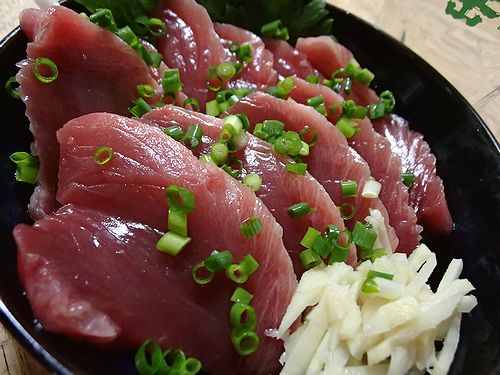 かつお刺身と鯖塩焼きをつまむ 新 日々凡々 歩いて行こう かつお刺身と鯖塩焼きをつまむ 新 日々凡々 歩いて行こう