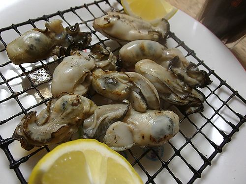 牡蠣網焼きをつまむ 新 日々凡々 歩いて行こう 牡蠣網焼きをつまむ 新 日々凡々 歩いて行こう