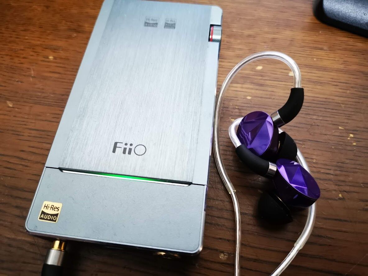 7HZ i99のレビュー〈PR〉 : メタラーのヘッドホンブログ