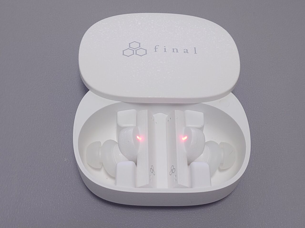 Final ZE8000のレビュー 音像がやたら大きい拡散する音、面白い音だが