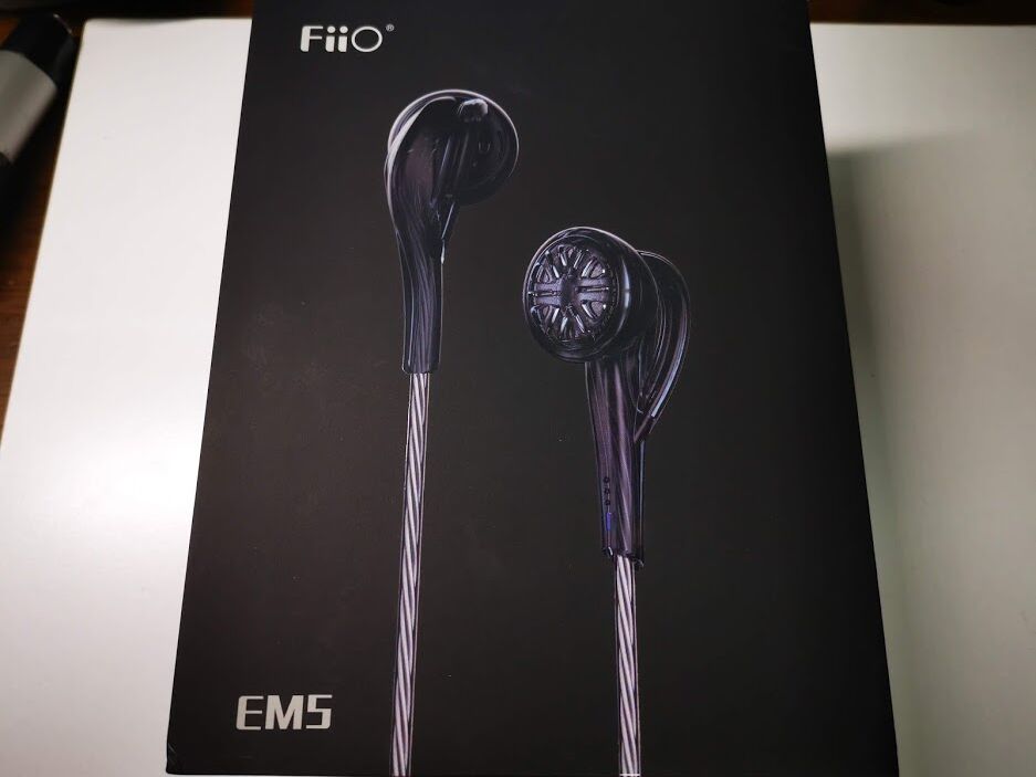 Fiio EM5のレビュー〈PR〉 : メタラーのヘッドホンブログ Fiio EM5のレビュー〈PR〉 : メタラーのヘッドホンブログ