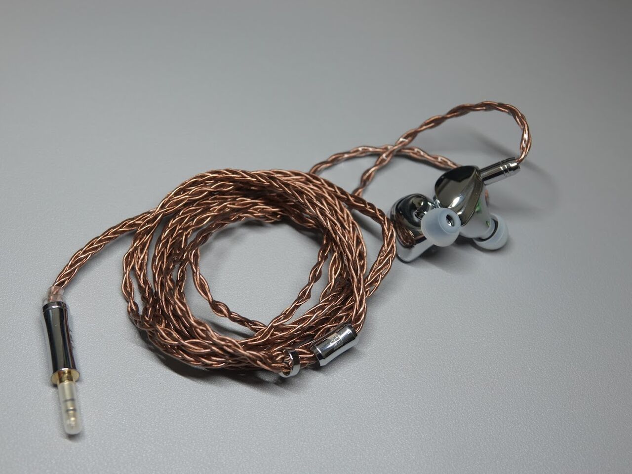 TRI-I3 PROのレビュー 濃密かつ分離のハッキリとした低音域の力