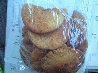 焼きたてを頂くのだせんべい