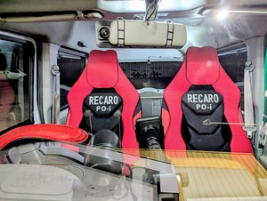 エブリィのドライビングシートも助手席もレカロ-ポイ