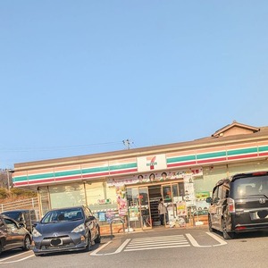 朝食はコンビニでサンドイッチとコーヒーを調達