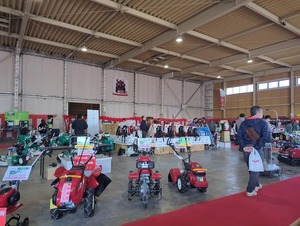 農機具のヤンマーの展示会の様子
