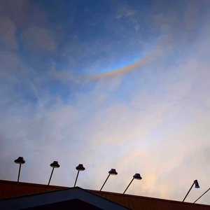 丸い虹(ハロ)は幸運の兆し