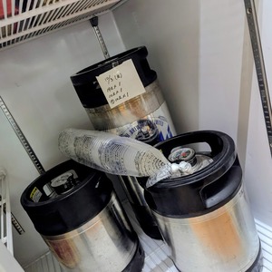 生ビールサーバー用のビールを冷やしてお届け